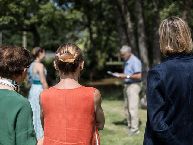 Le mariage de Marin et Moïra à Sainte-Suzanne, Mayenne 10