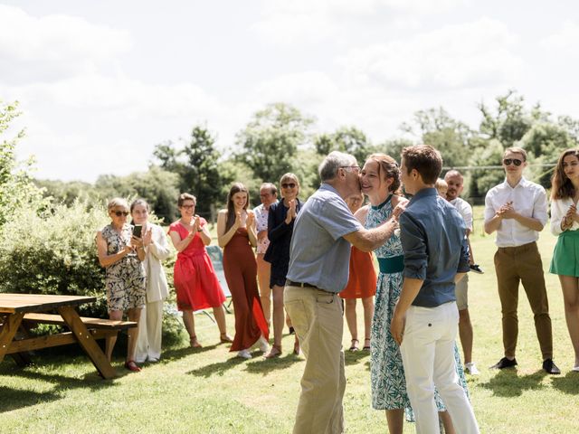 Le mariage de Marin et Moïra à Sainte-Suzanne, Mayenne 12