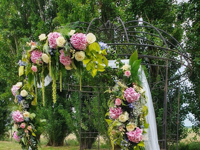 Le mariage de Johnny et Tiphaine à Giremoutiers, Seine-et-Marne 4