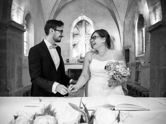 Le mariage de Johan et Laura à Saint-André-sur-Vieux-Jonc, Ain 1