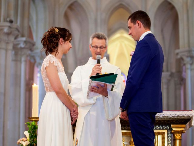 Le mariage de Alexandre et Clémentine à Bierné, Mayenne 22