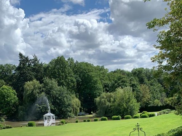 Le mariage de Samuel et Sharon à Les Mesnuls, Yvelines 2