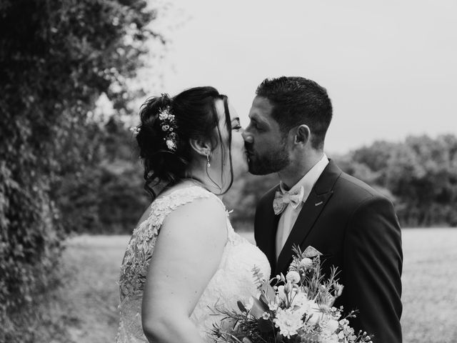 Le mariage de Damien et Alix à Coulgens, Charente 10