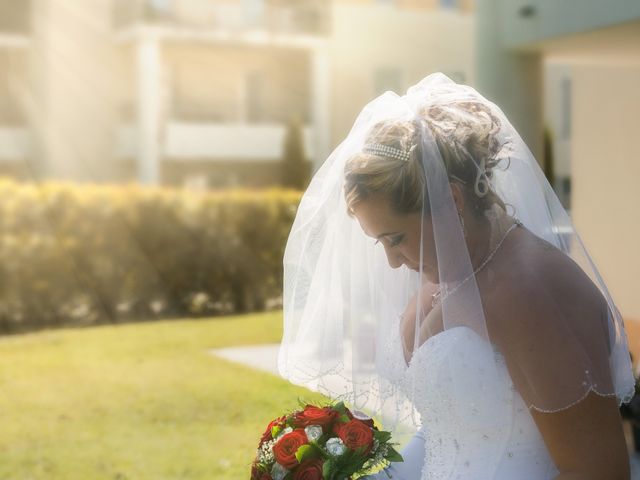 Le mariage de Florian et Justine à Saint-Saturnin-lès-Avignon, Vaucluse 24