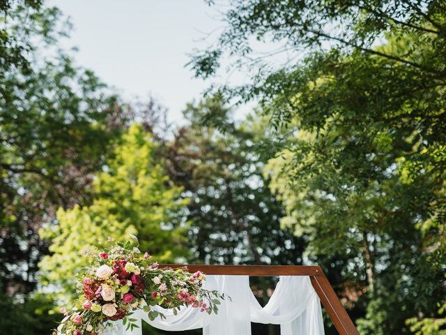 Le mariage de Martin et Clara à Saint Léger en Bray, Oise 12