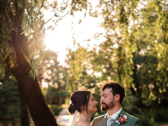 Le mariage de Martin et Clara à Saint Léger en Bray, Oise 25