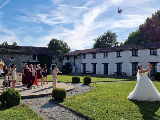 Le mariage de Amandine et Pierre-Emmanuel  à Saint-Léon-sur-l&apos;Isle, Dordogne 16