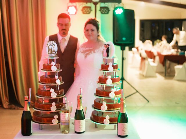 Le mariage de Amandine et Pierre-Emmanuel  à Saint-Léon-sur-l&apos;Isle, Dordogne 35