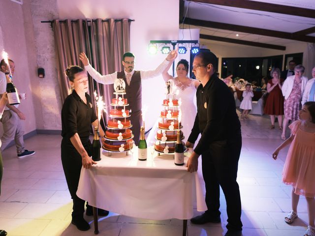 Le mariage de Amandine et Pierre-Emmanuel  à Saint-Léon-sur-l&apos;Isle, Dordogne 37