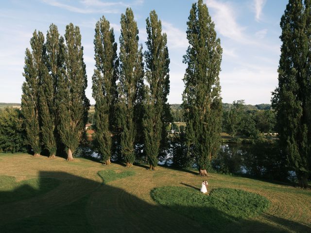 Le mariage de Amandine et Pierre-Emmanuel  à Saint-Léon-sur-l&apos;Isle, Dordogne 56