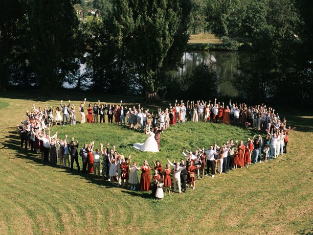 Le mariage de Amandine et Pierre-Emmanuel  à Saint-Léon-sur-l&apos;Isle, Dordogne 82