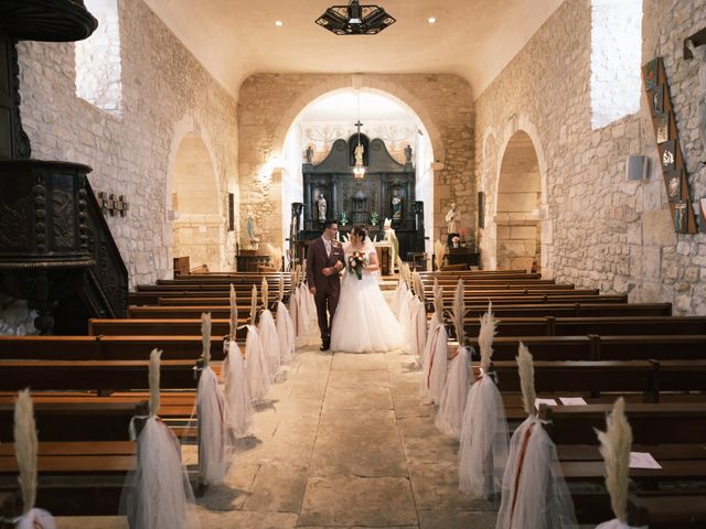 Le mariage de Amandine et Pierre-Emmanuel  à Saint-Léon-sur-l&apos;Isle, Dordogne 85