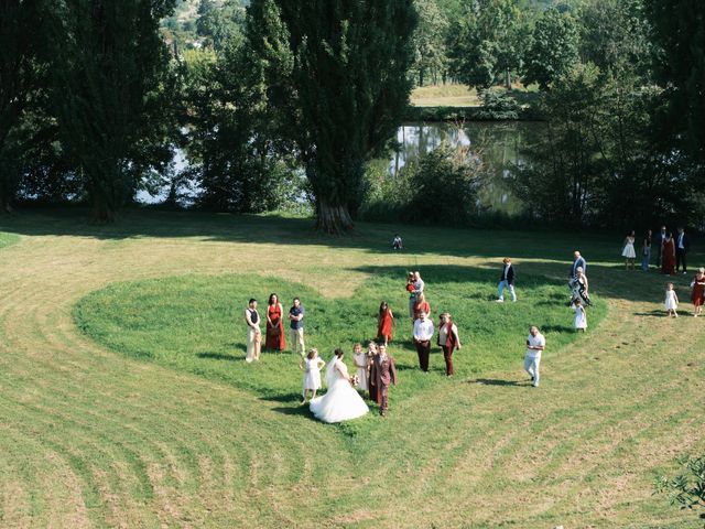 Le mariage de Amandine et Pierre-Emmanuel  à Saint-Léon-sur-l&apos;Isle, Dordogne 89