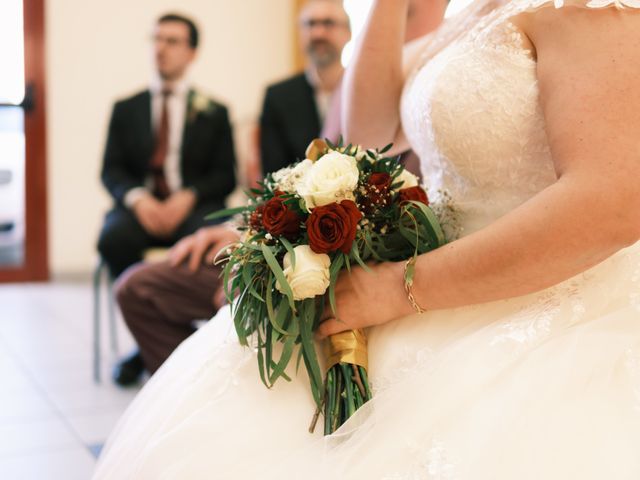 Le mariage de Amandine et Pierre-Emmanuel  à Saint-Léon-sur-l&apos;Isle, Dordogne 93