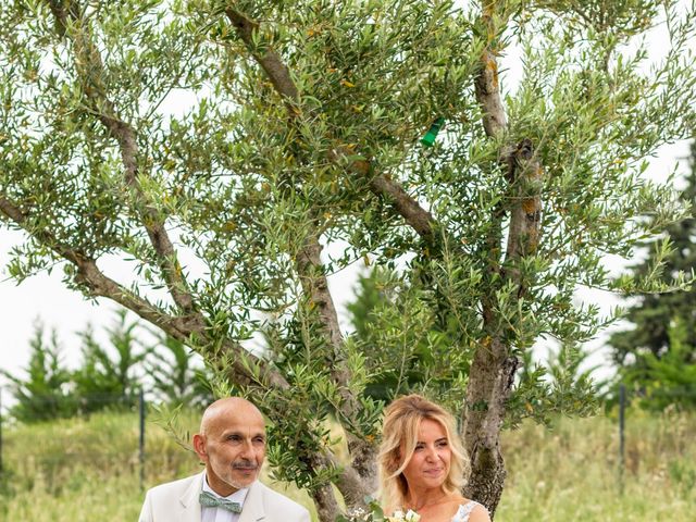 Le mariage de Richard et Delphine à Mazan, Vaucluse 29