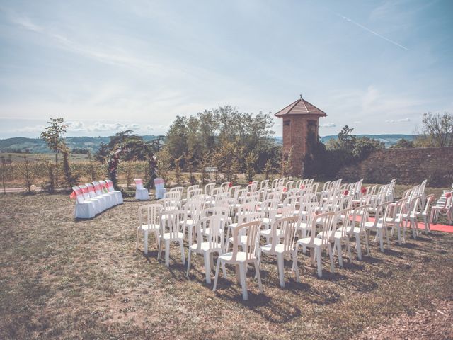 Le mariage de Christophe et Valérie à Cordelle, Loire 6