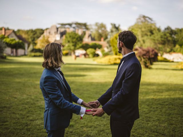 Le mariage de Yann et Arnaud à Beaulieu-sur-Loire, Loiret 2