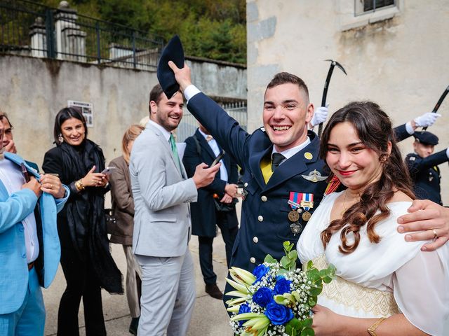 Le mariage de Timothée et Laetitia à Avignonet, Isère 17