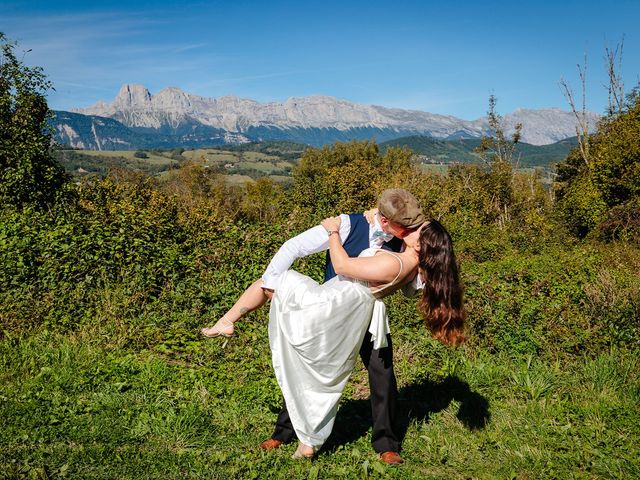 Le mariage de Timothée et Laetitia à Avignonet, Isère 42