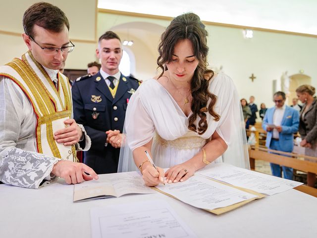 Le mariage de Timothée et Laetitia à Avignonet, Isère 56