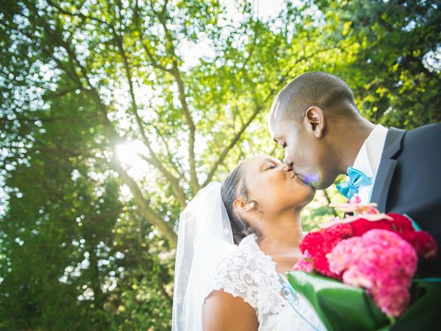 Le mariage de Mickaël et Célia à Saint-Martin-la-Plaine, Loire 11