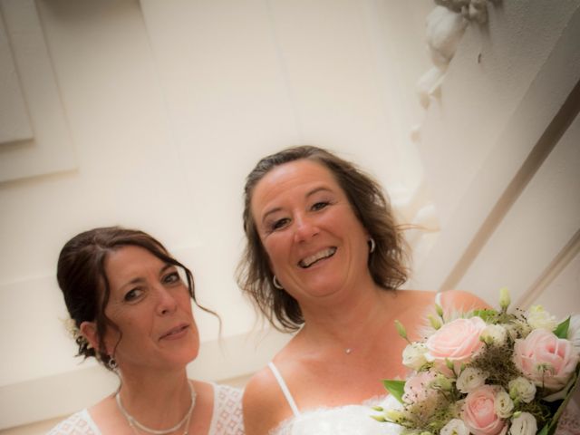 Le mariage de Valérie et Clara à Equeurdreville, Manche 11