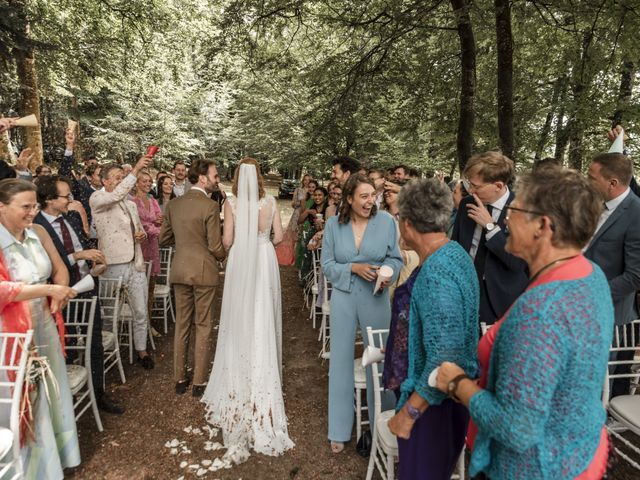 Le mariage de Steven et Lieke à Saint-Priest-Taurion, Haute-Vienne 31