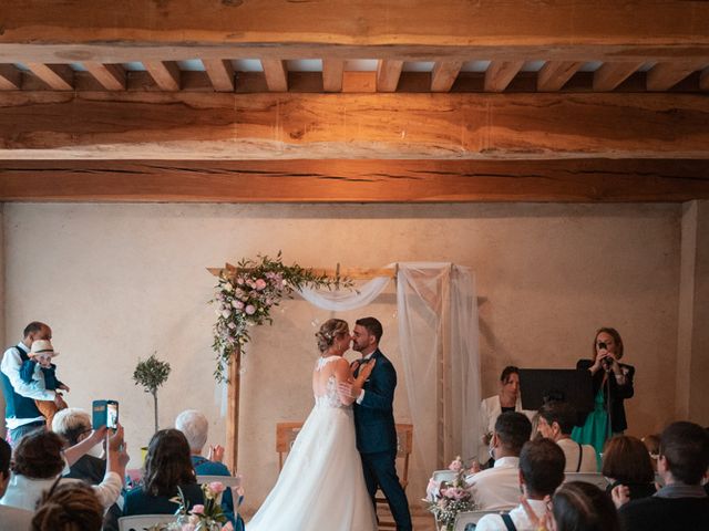 Le mariage de Romain et Gwenola à Épinouze, Drôme 20