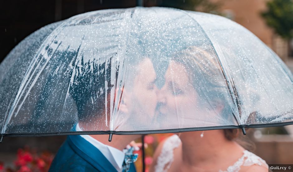 Le mariage de Romain et Gwenola à Épinouze, Drôme