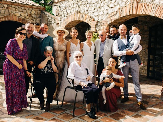 Le mariage de Léa et Laurène à Lavaur, Tarn 21