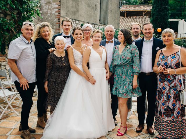 Le mariage de Léa et Laurène à Lavaur, Tarn 22