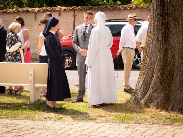 Le mariage de Florian et Mathilde à Ardillières, Charente Maritime 5