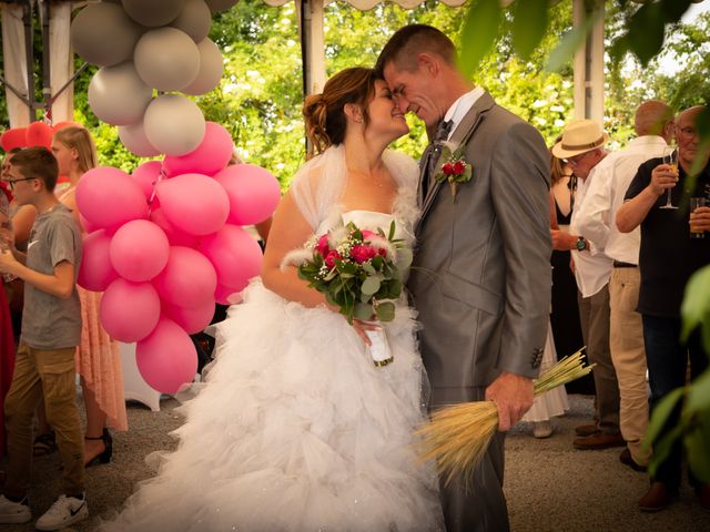 Le mariage de Florian et Mathilde à Ardillières, Charente Maritime 37