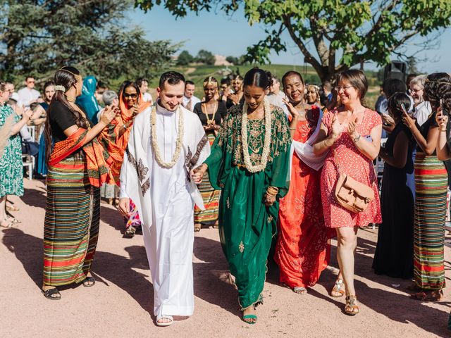 Le mariage de Lucas et Sonia à Lantignié, Rhône 19