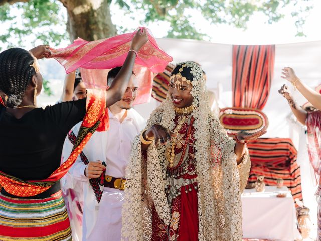 Le mariage de Lucas et Sonia à Lantignié, Rhône 33