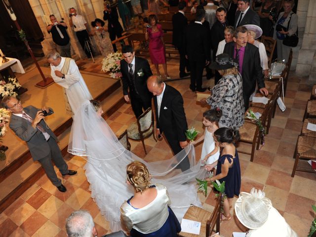 Le mariage de Thomas et Aurélie à Martillac, Gironde 23