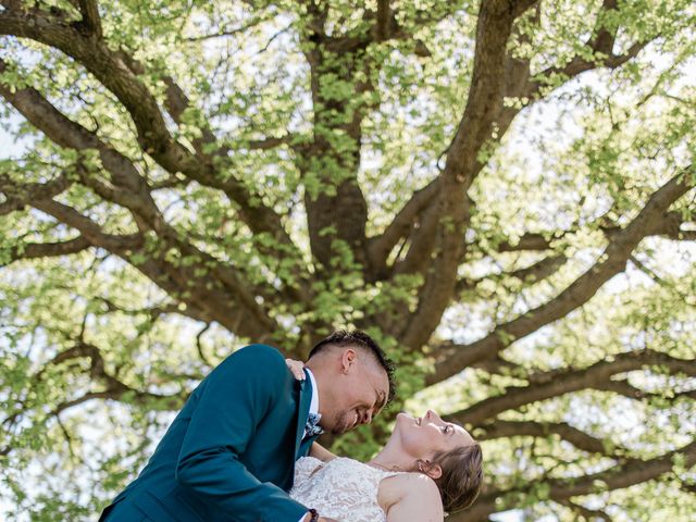 Le mariage de Amélie et Carim à Montrond-les-Bains, Loire 16