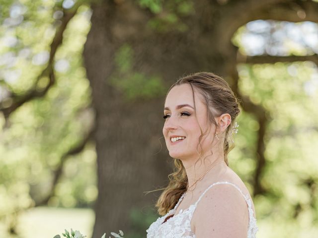 Le mariage de Amélie et Carim à Montrond-les-Bains, Loire 17