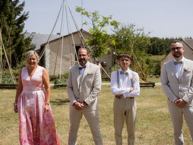 Le mariage de Valentin et Marjorie à Chenevelles, Vienne 32