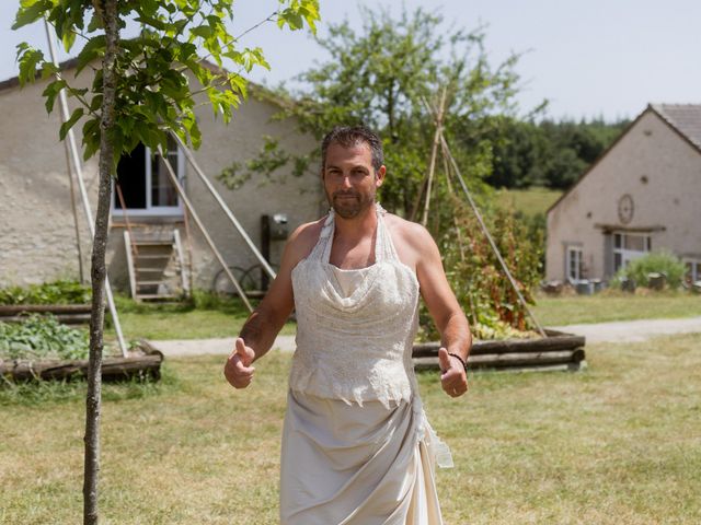 Le mariage de Valentin et Marjorie à Chenevelles, Vienne 33