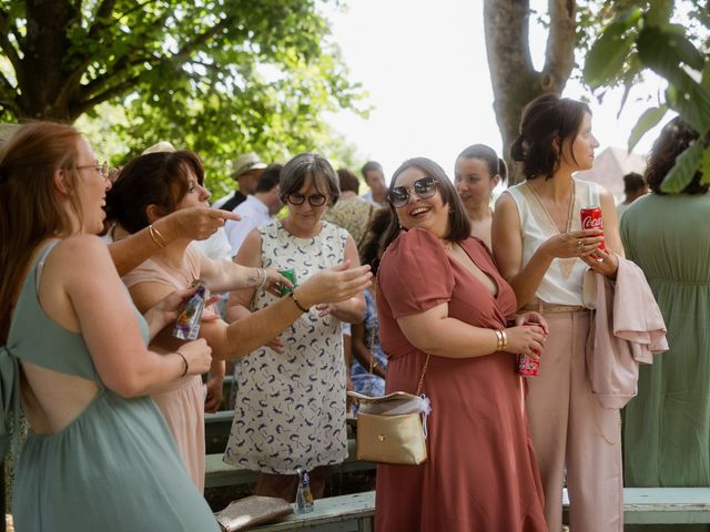 Le mariage de Valentin et Marjorie à Chenevelles, Vienne 48