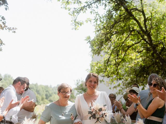 Le mariage de Valentin et Marjorie à Chenevelles, Vienne 54