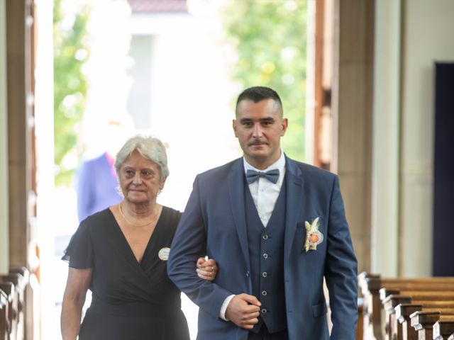 Le mariage de Sulli et Typhanie à Voujeaucourt, Doubs 5
