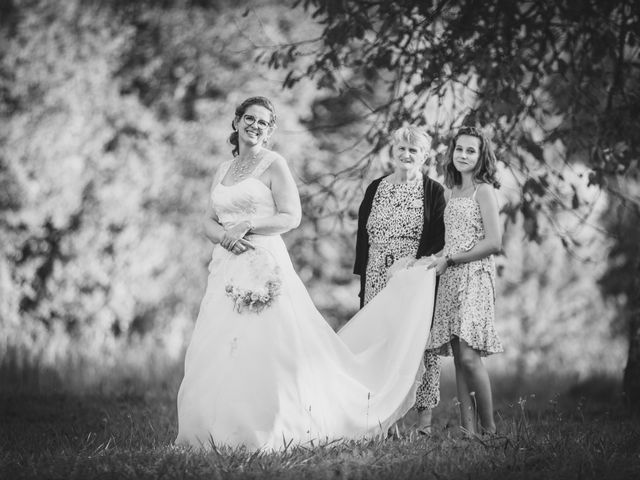 Le mariage de Sulli et Typhanie à Voujeaucourt, Doubs 32