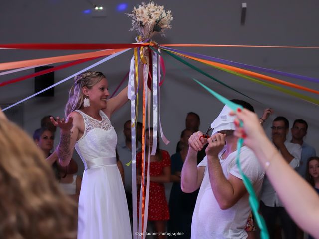 Le mariage de Loïc  et Leslie à Pouligney Lusans, Doubs 2