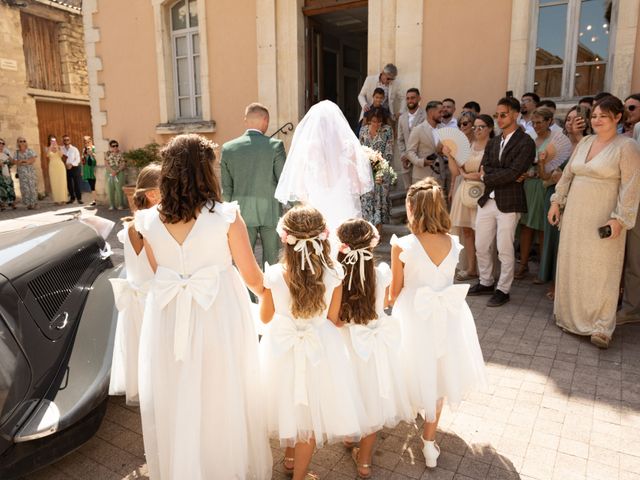 Le mariage de Florian et Romane à Pierrelatte, Drôme 13