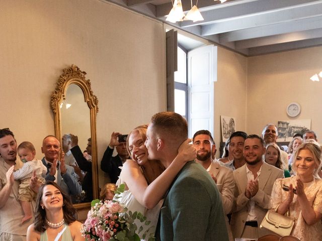 Le mariage de Florian et Romane à Pierrelatte, Drôme 33