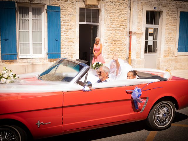 Le mariage de Cédric et Edwina à Aigrefeuille-d&apos;Aunis, Charente Maritime 4