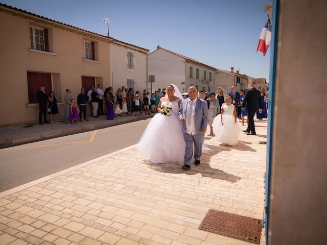 Le mariage de Cédric et Edwina à Aigrefeuille-d&apos;Aunis, Charente Maritime 11