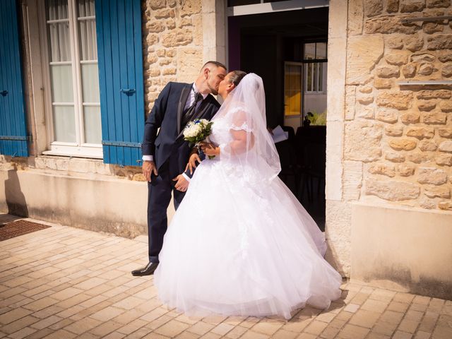 Le mariage de Cédric et Edwina à Aigrefeuille-d&apos;Aunis, Charente Maritime 17